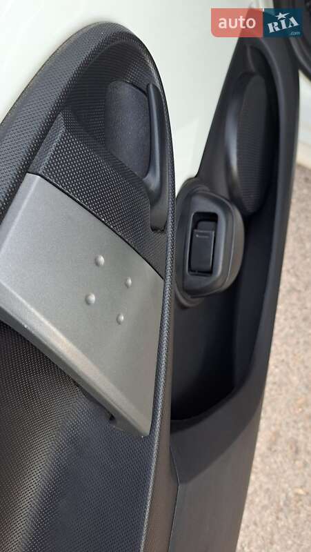 Хетчбек Citroen C1 2012 в Хмельницькому