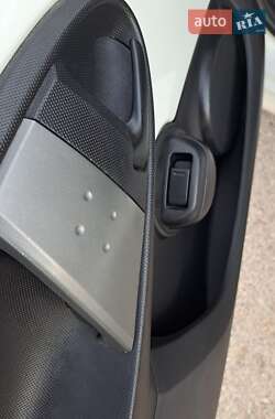Хэтчбек Citroen C1 2012 в 