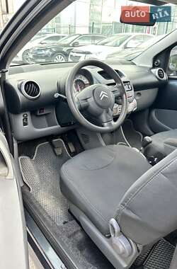 Хэтчбек Citroen C1 2009 в 