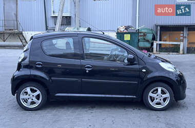 Хэтчбек Citroen C1 2010 в 