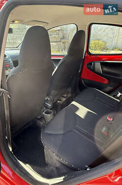 Хэтчбек Citroen C1 2012 в 
