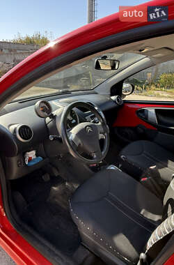 Хэтчбек Citroen C1 2012 в 
