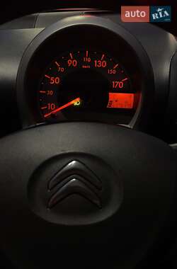 Хэтчбек Citroen C1 2013 в 