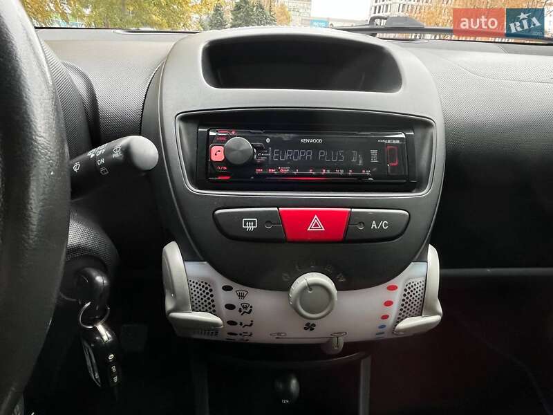 Хетчбек Citroen C1 2013 в Дніпрі