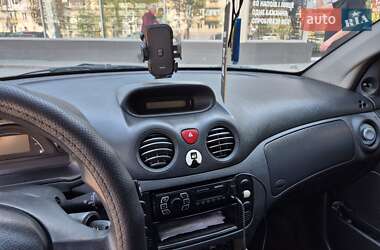 Хэтчбек Citroen C2 2005 в 