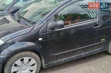 Хэтчбек Citroen C2 2006 в 