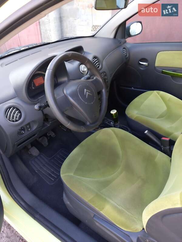 Хэтчбек Citroen C2 2004 в Киеве