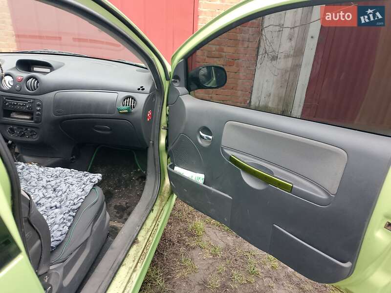 Хэтчбек Citroen C2 2005 в Лозовой