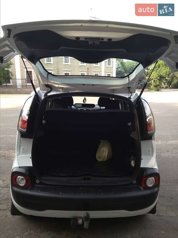 Минивэн Citroen C3 Picasso 2011 в Сарате