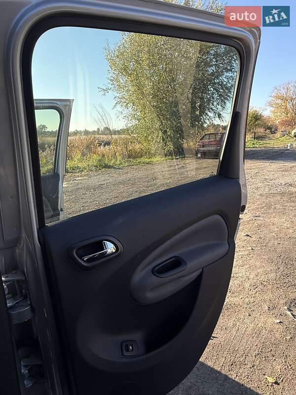 Мінівен Citroen C3 Picasso 2012 в Житомирі