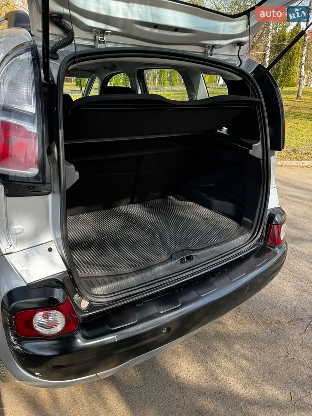 Citroen C3 Picasso 2010 VIN VF7SH5FW0AT517374 фото оголошення 14 з 35
