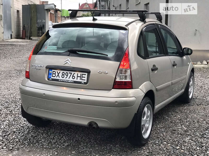 Хэтчбек Citroen C3 2006 в 
