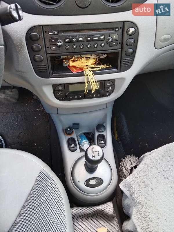 Хэтчбек Citroen C3 2004 в Одессе