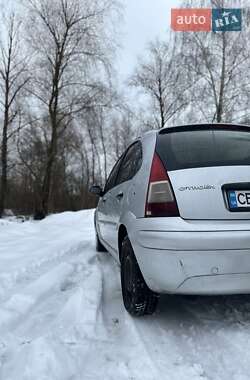 Хэтчбек Citroen C3 2005 в 