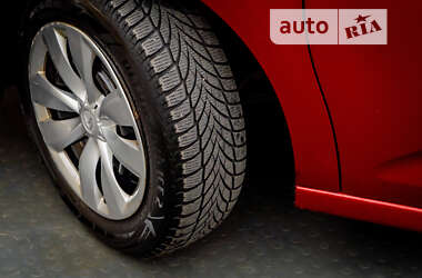 Хэтчбек Citroen C3 2010 в 