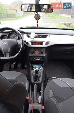 Хэтчбек Citroen C3 2011 в 