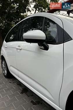 Хэтчбек Citroen C3 2012 в 
