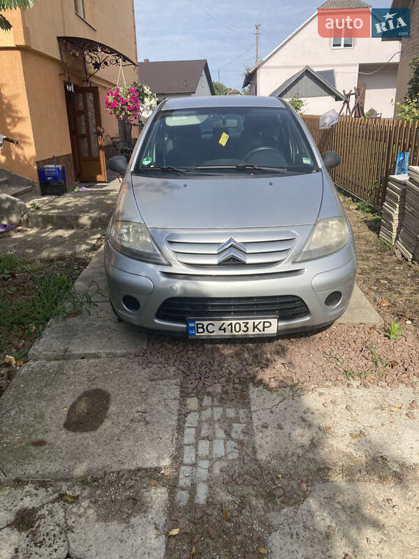 Хэтчбек Citroen C3 2009 в 