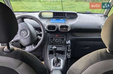Хэтчбек Citroen C3 2013 в 