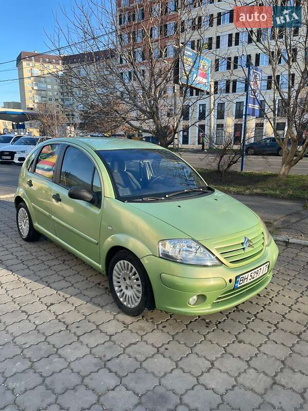 Хэтчбек Citroen C3 2004 в 