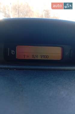 Хэтчбек Citroen C3 2004 в 