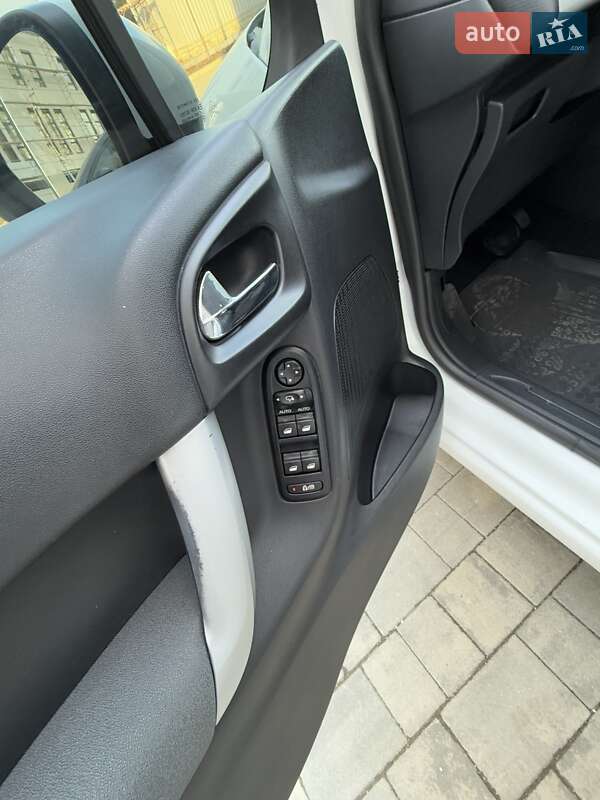 Хэтчбек Citroen C3 2012 в Ужгороде