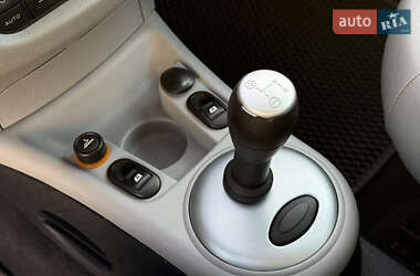 Хэтчбек Citroen C3 2004 в 
