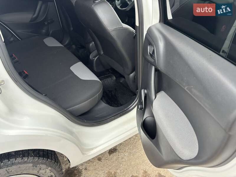 Хетчбек Citroen C3 2011 в Сумах