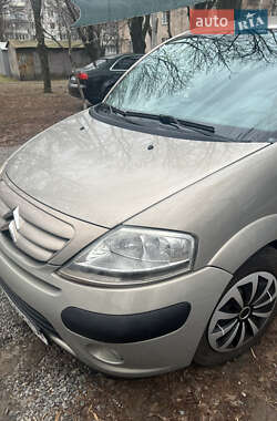 Хэтчбек Citroen C3 2006 в 