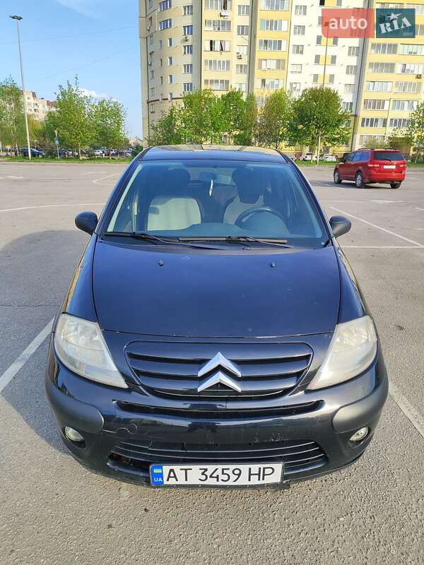 Хэтчбек Citroen C3 2007 в 