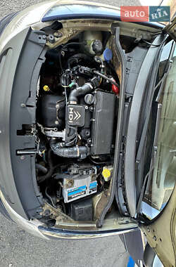 Хэтчбек Citroen C3 2004 в 