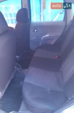 Хэтчбек Citroen C3 2005 в 
