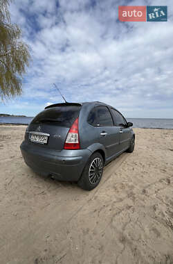 Хэтчбек Citroen C3 2005 в 