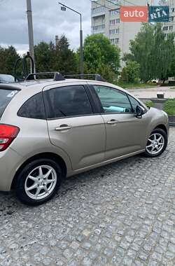 Хэтчбек Citroen C3 2011 в 