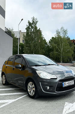 Хэтчбек Citroen C3 2012 в 