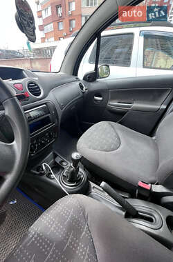 Хэтчбек Citroen C3 2007 в 