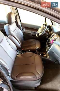 Хэтчбек Citroen C3 2006 в 