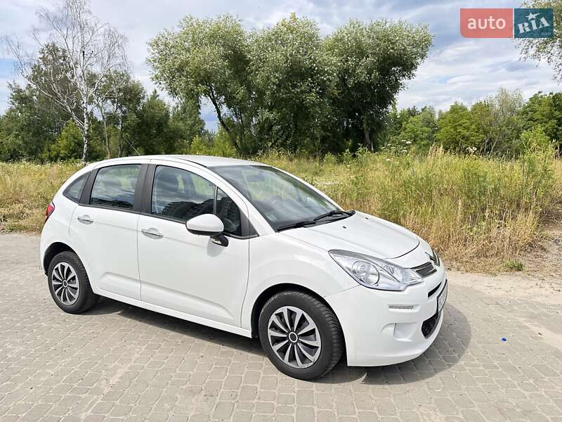Хэтчбек Citroen C3 2013 в 