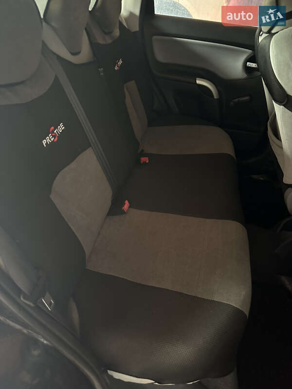 Хэтчбек Citroen C3 2003 в Харькове