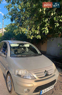 Хэтчбек Citroen C3 2008 в 