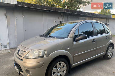 Хэтчбек Citroen C3 2008 в 