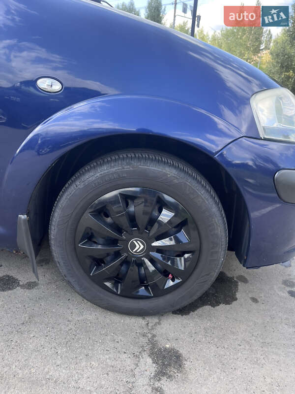 Хэтчбек Citroen C3 2007 в Киеве