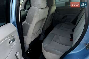 Хэтчбек Citroen C3 2002 в 