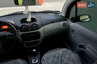 Хэтчбек Citroen C3 2002 в 