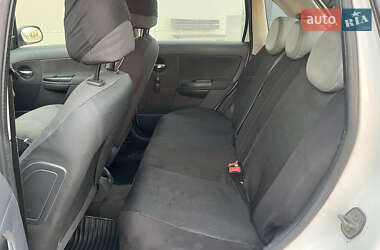 Хэтчбек Citroen C3 2007 в 