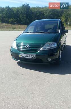 Хэтчбек Citroen C3 2004 в 