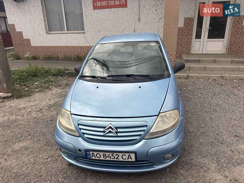 Хэтчбек Citroen C3 2003 в 
