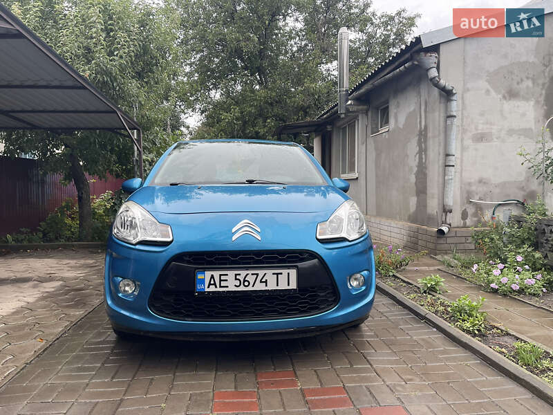 Хэтчбек Citroen C3 2010 в 