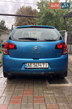 Хэтчбек Citroen C3 2010 в 