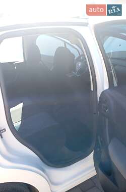 Хэтчбек Citroen C3 2012 в 